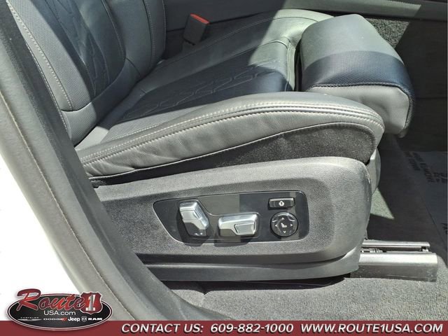 Used 2025 BMW X7 xDrive40i AWD/4WD image 14