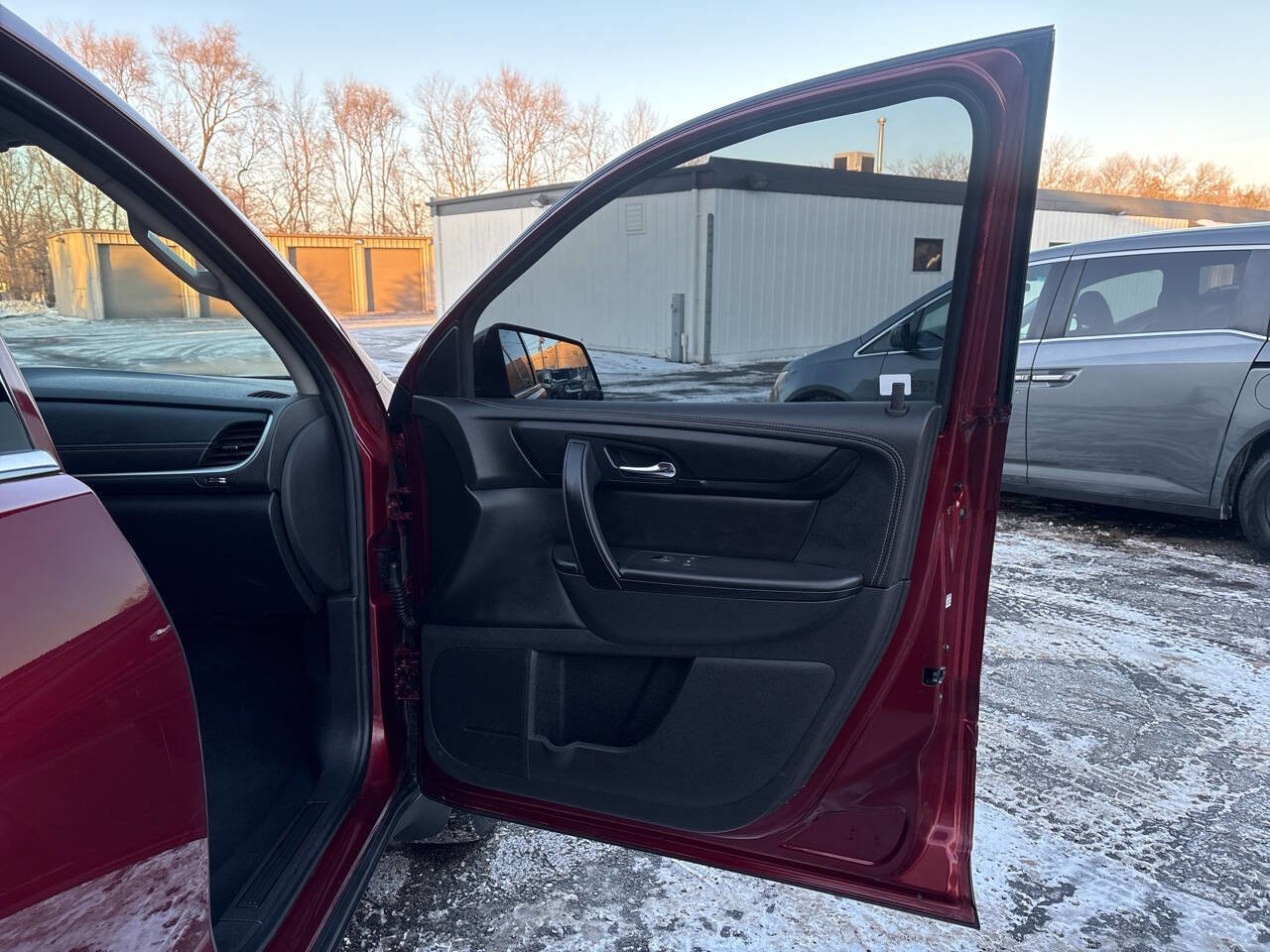 Used 2016 Chevrolet Traverse LT w/ Style and Technology Package image 31