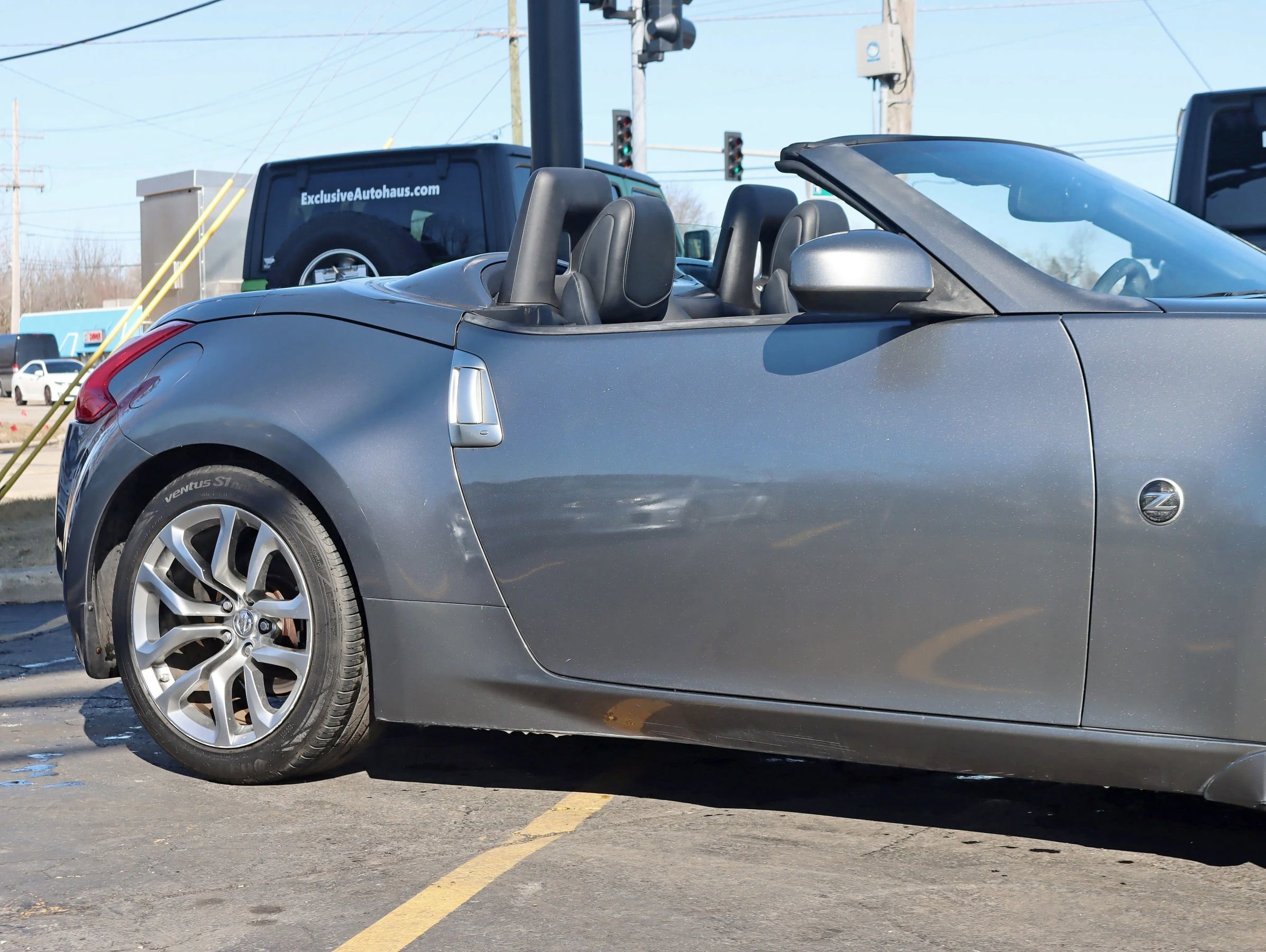 Used 2013 Nissan 370Z Touring RWD image 4