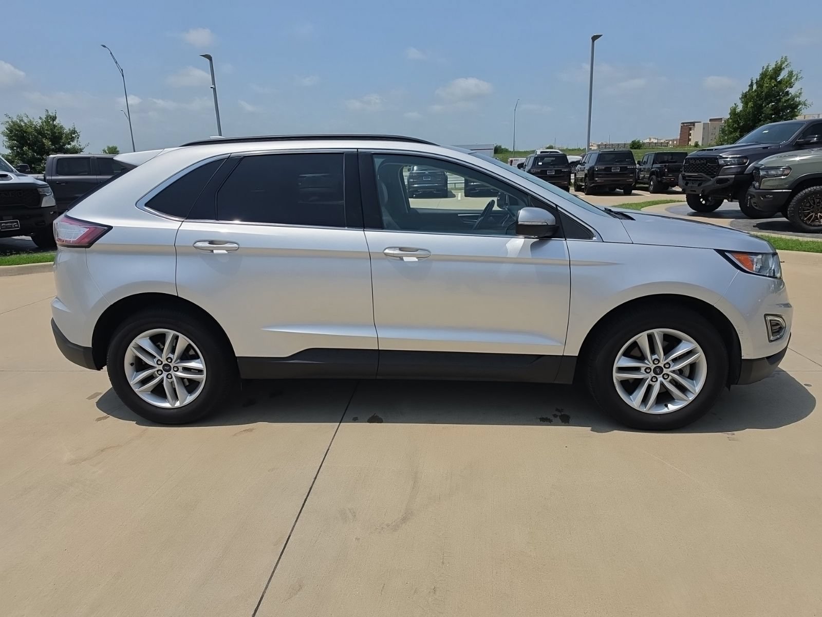 Used 2018 Ford Edge SEL w/ Equipment Group 201A FWD image 6