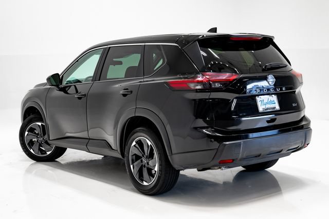 Used 2024 Nissan Rogue SV FWD image 26