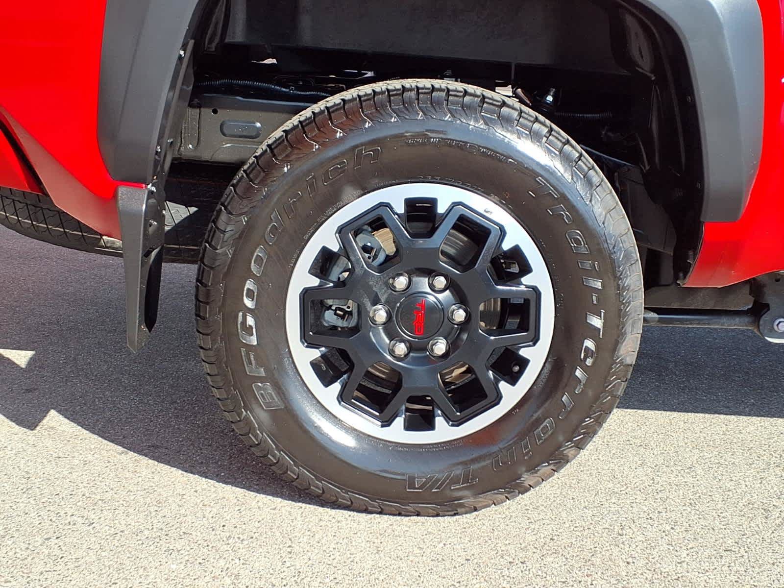 Certified 2025 Toyota Tacoma TRD Off-Road AWD/4WD image 7