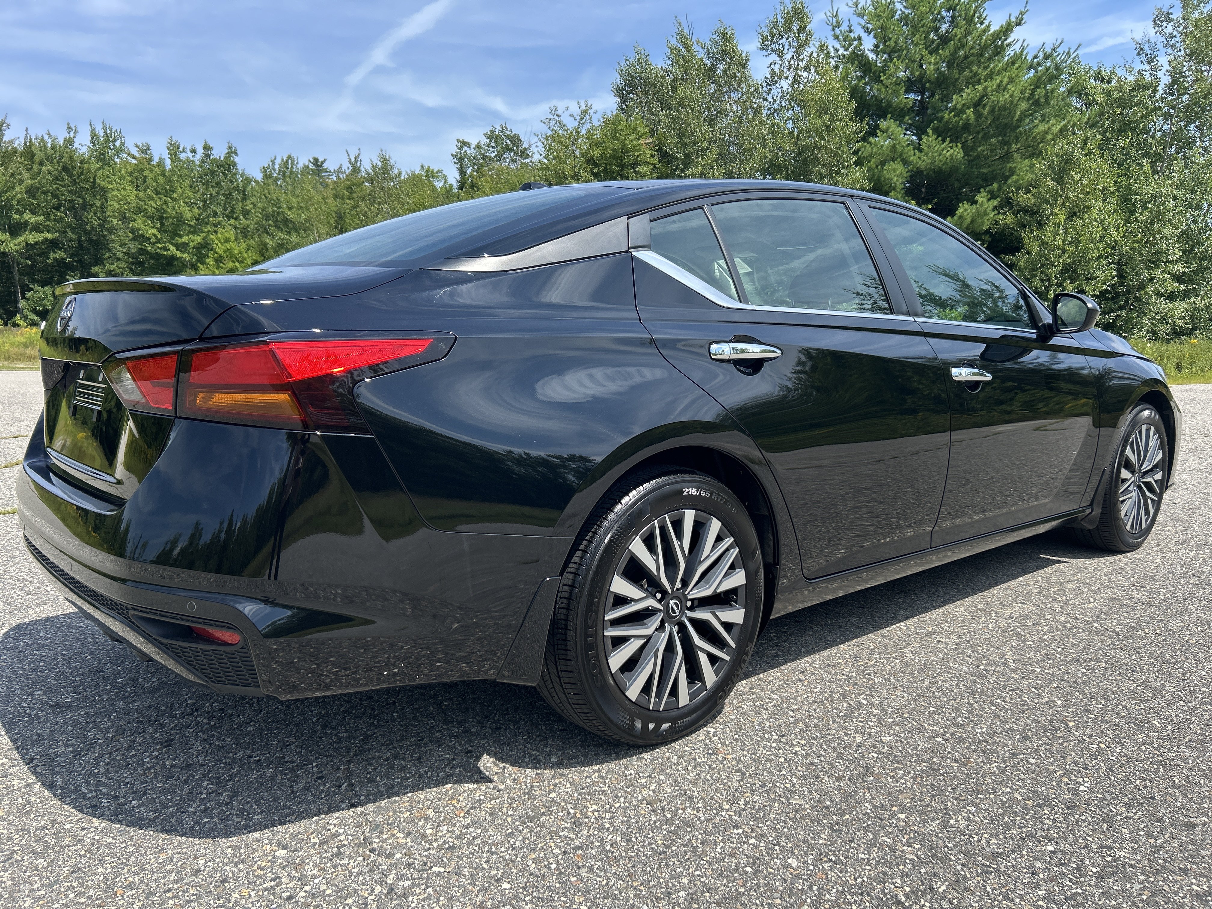 Certified 2025 Nissan Altima 2.5 SV FWD image 5