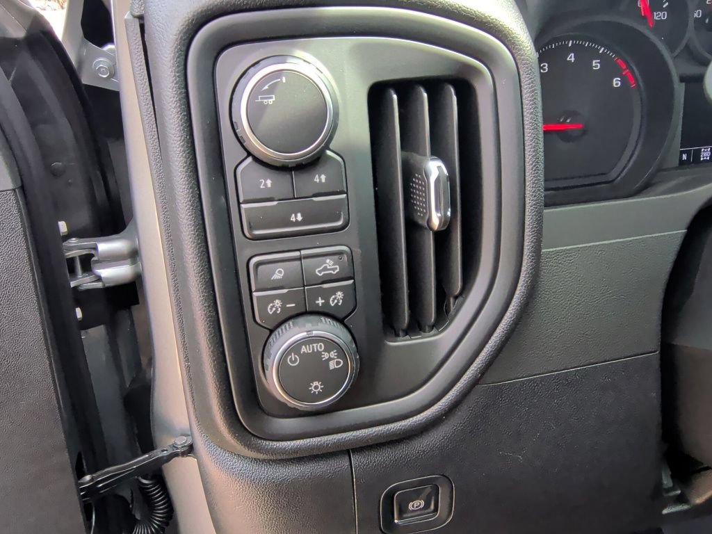 New 2026 Chevrolet Silverado 2500 Custom w/ Custom Value Package AWD/4WD image 15