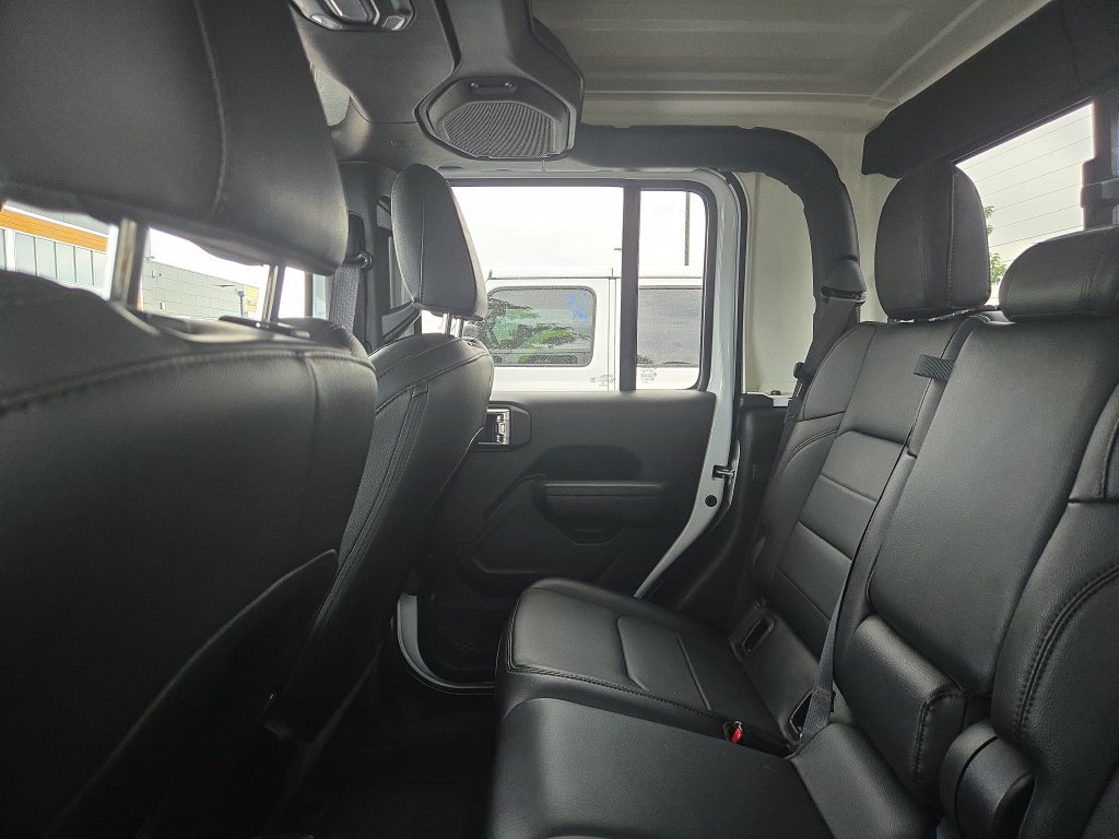 Used 2023 Jeep Gladiator Mojave AWD/4WD image 4