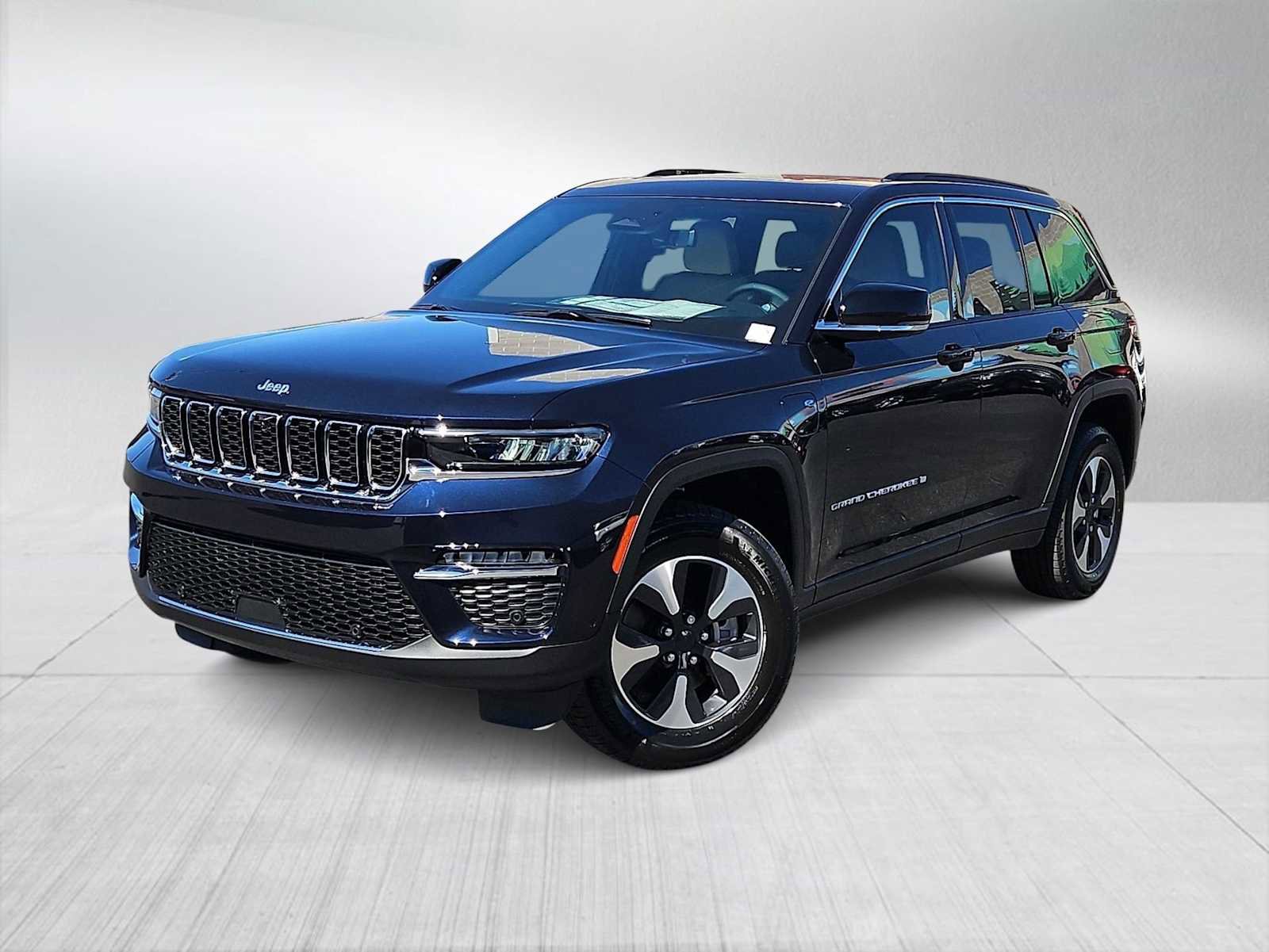 Used 2024 Jeep Grand Cherokee Limited 4xe w/ Luxury Tech Group II image 1