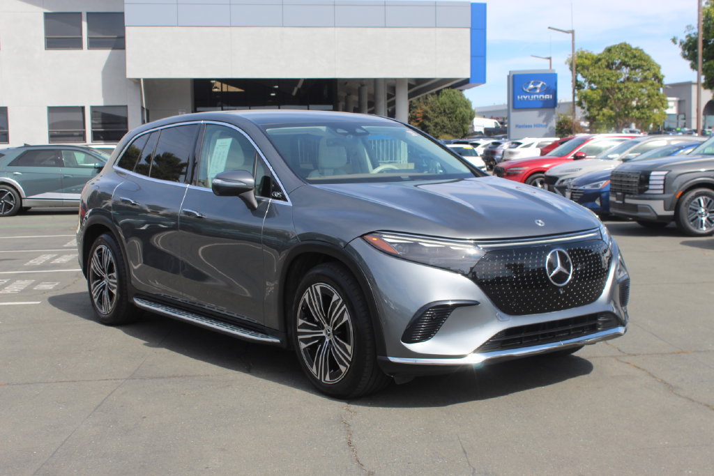 Used 2023 Mercedes-Benz EQS 450+ SUV image 5