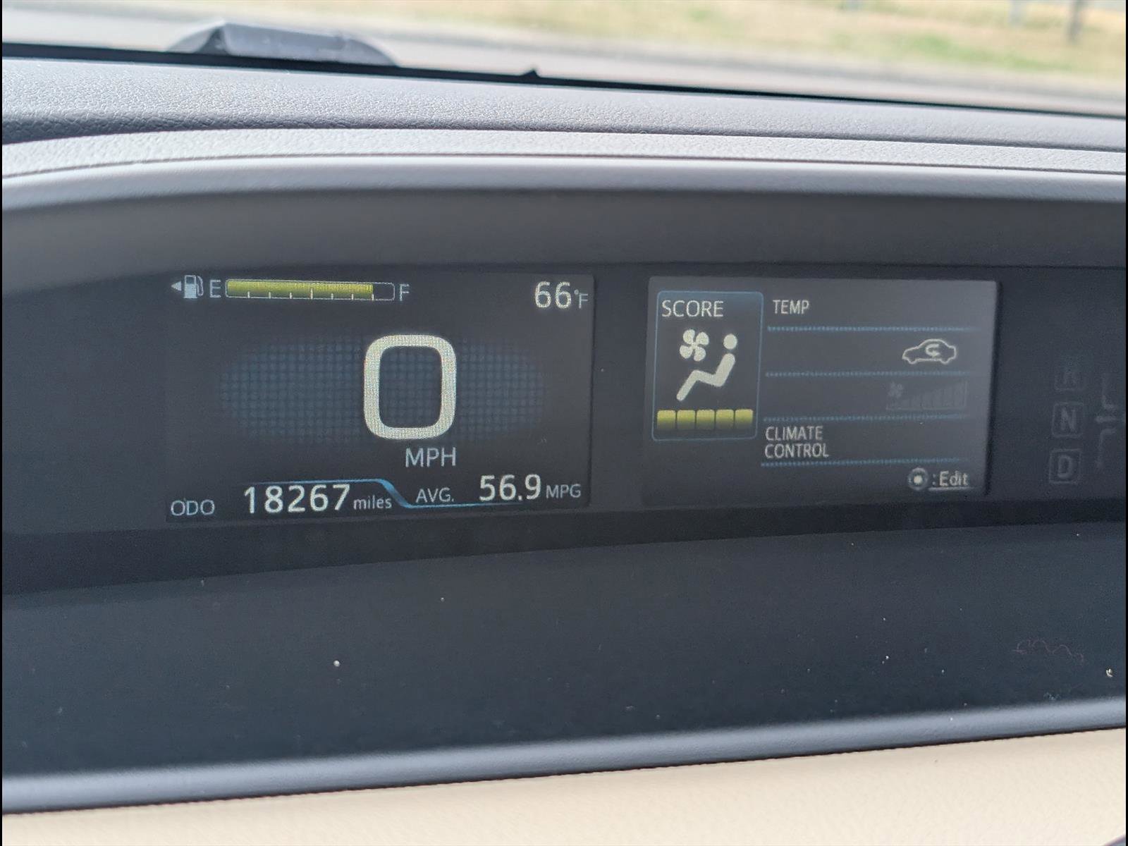 Used 2022 Toyota Prius Limited image 21