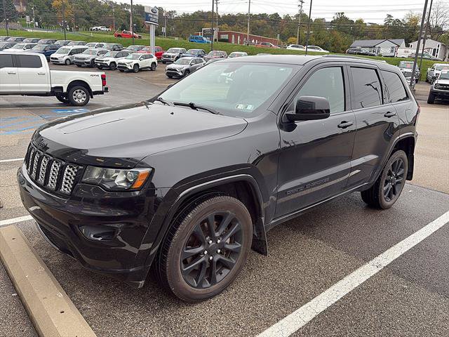 Used 2021 Jeep Grand Cherokee Laredo X AWD/4WD image 2