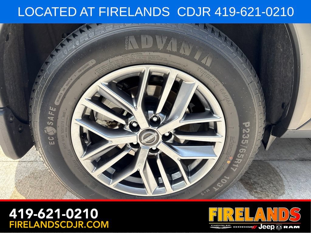 Used 2023 Nissan Rogue S AWD/4WD image 11
