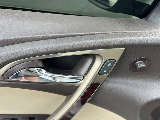 Used 2013 Buick Verano FWD image 25