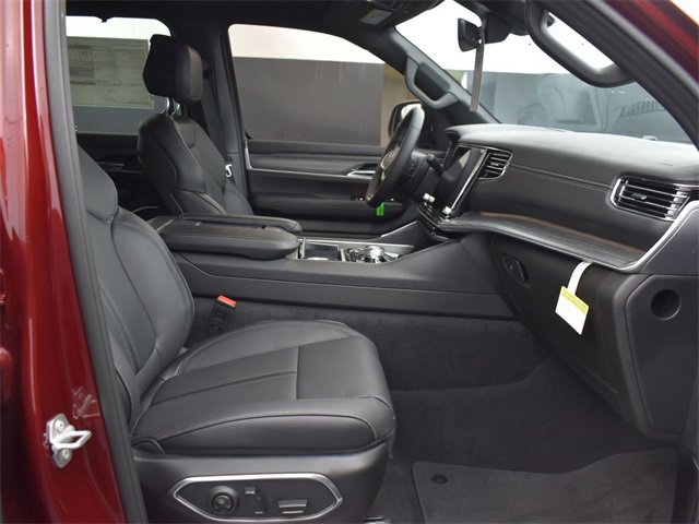 New 2023 Jeep Wagoneer L Series III w/ Premium Group I image 20