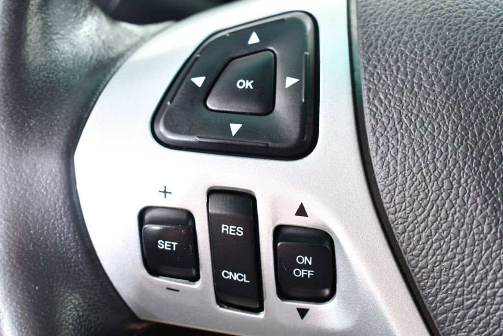 Used 2015 Ford Explorer XLT w/ Equipment Group 202B image 32