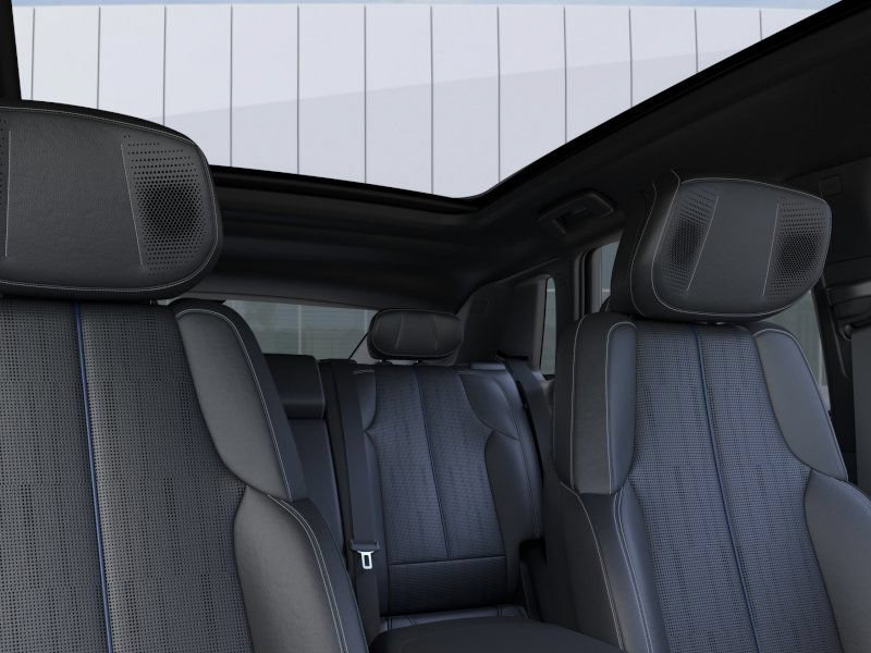New 2026 Cadillac Lyriq V AWD/4WD image 24