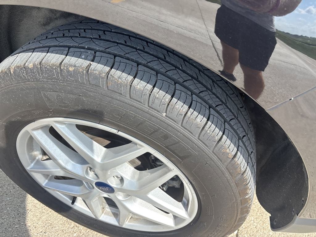 Used 2022 Ford Edge SEL w/ Convenience Package image 9