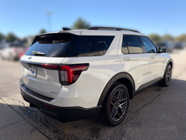 New 2026 Ford Explorer ST-Line w/ ST-Line Street Pack AWD/4WD image 6