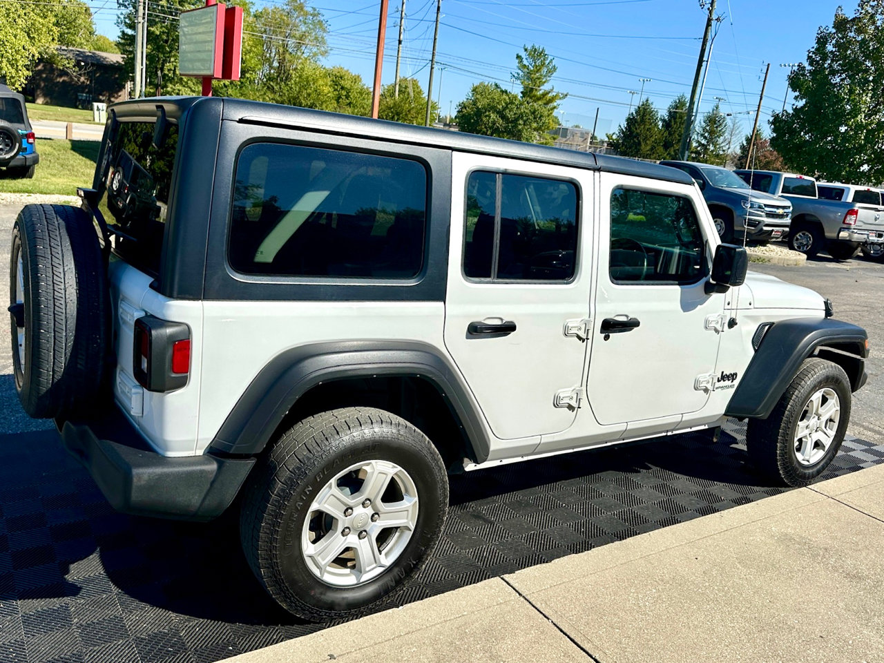 Used 2022 Jeep Wrangler Unlimited Sport w/ Cold Weather Group image 8