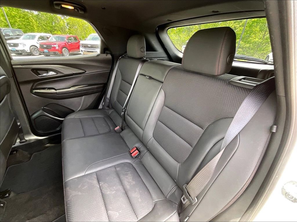 Used 2023 Chevrolet TrailBlazer RS w/ Sun and Liftgate Package AWD/4WD image 14