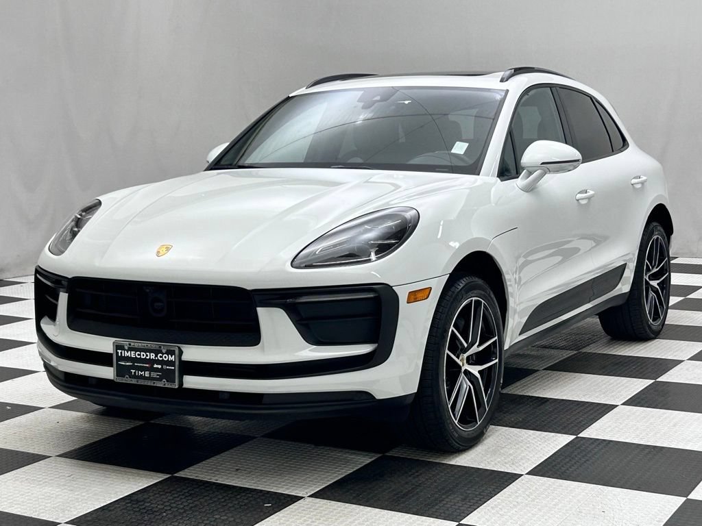 Used 2024 Porsche Macan AWD/4WD image 4