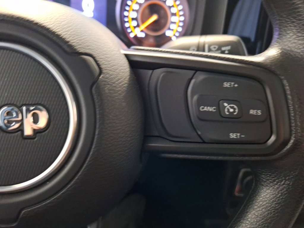 Used 2024 Jeep Gladiator Sport image 14