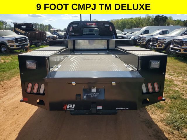 New 2025 RAM 5500 Tradesman AWD/4WD image 11