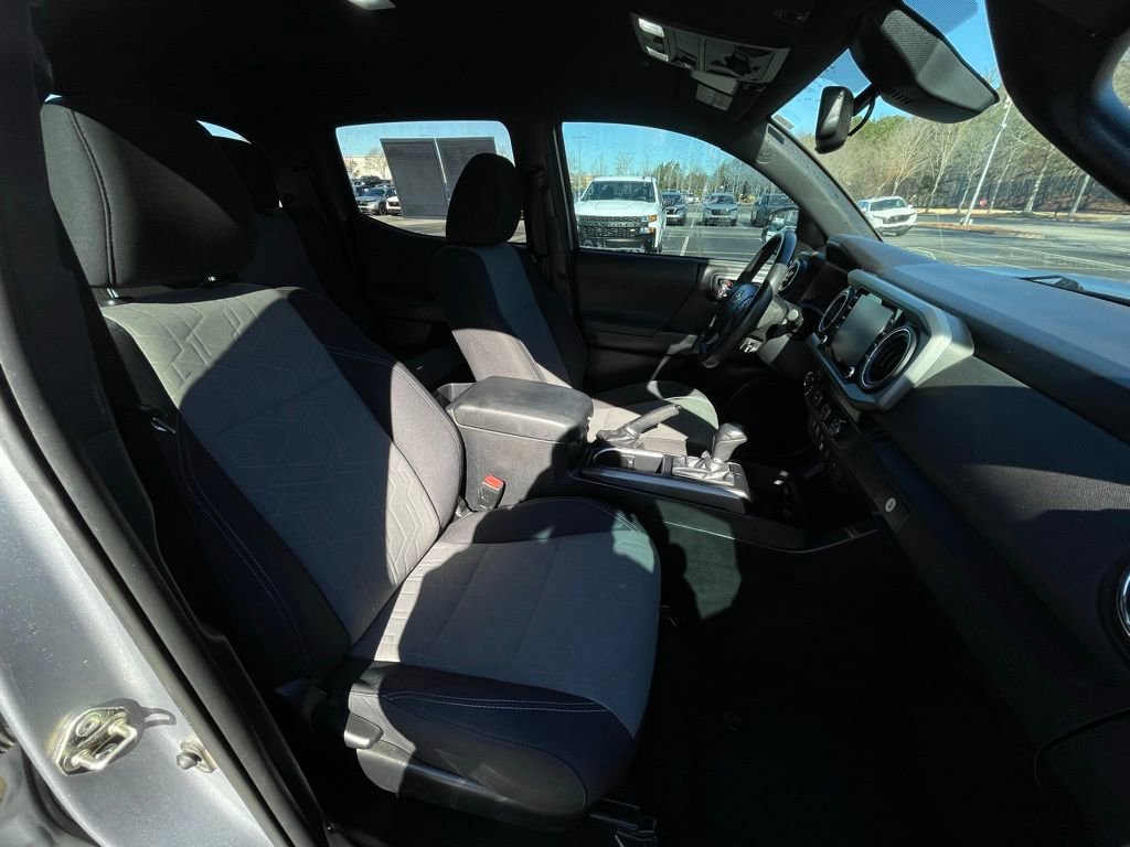 Used 2020 Toyota Tacoma TRD Off-Road w/ Technology Package image 32