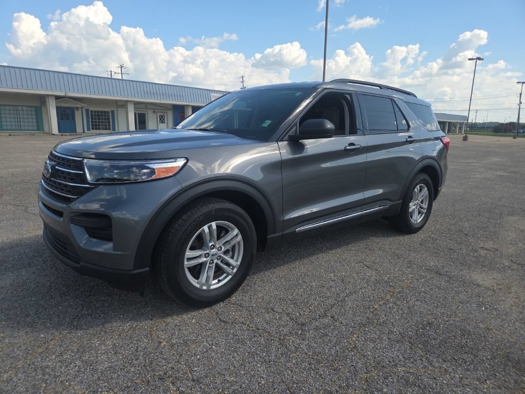 Used 2023 Ford Explorer XLT RWD image 4