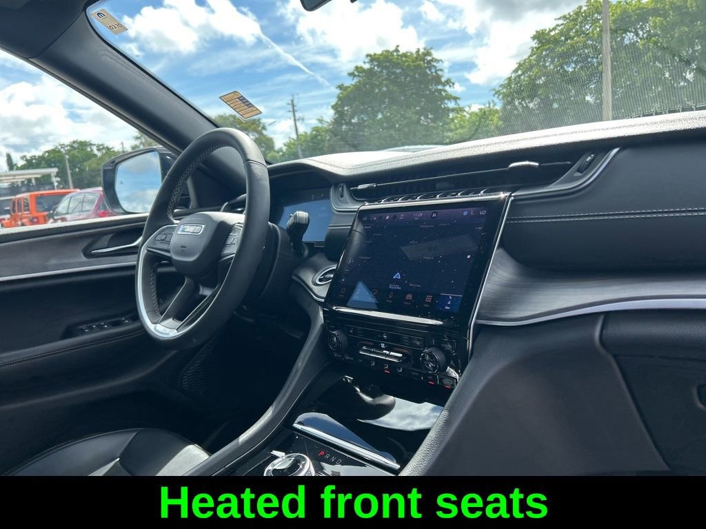 Certified 2025 Jeep Grand Cherokee Limited w/ Black Appearance Package image 27