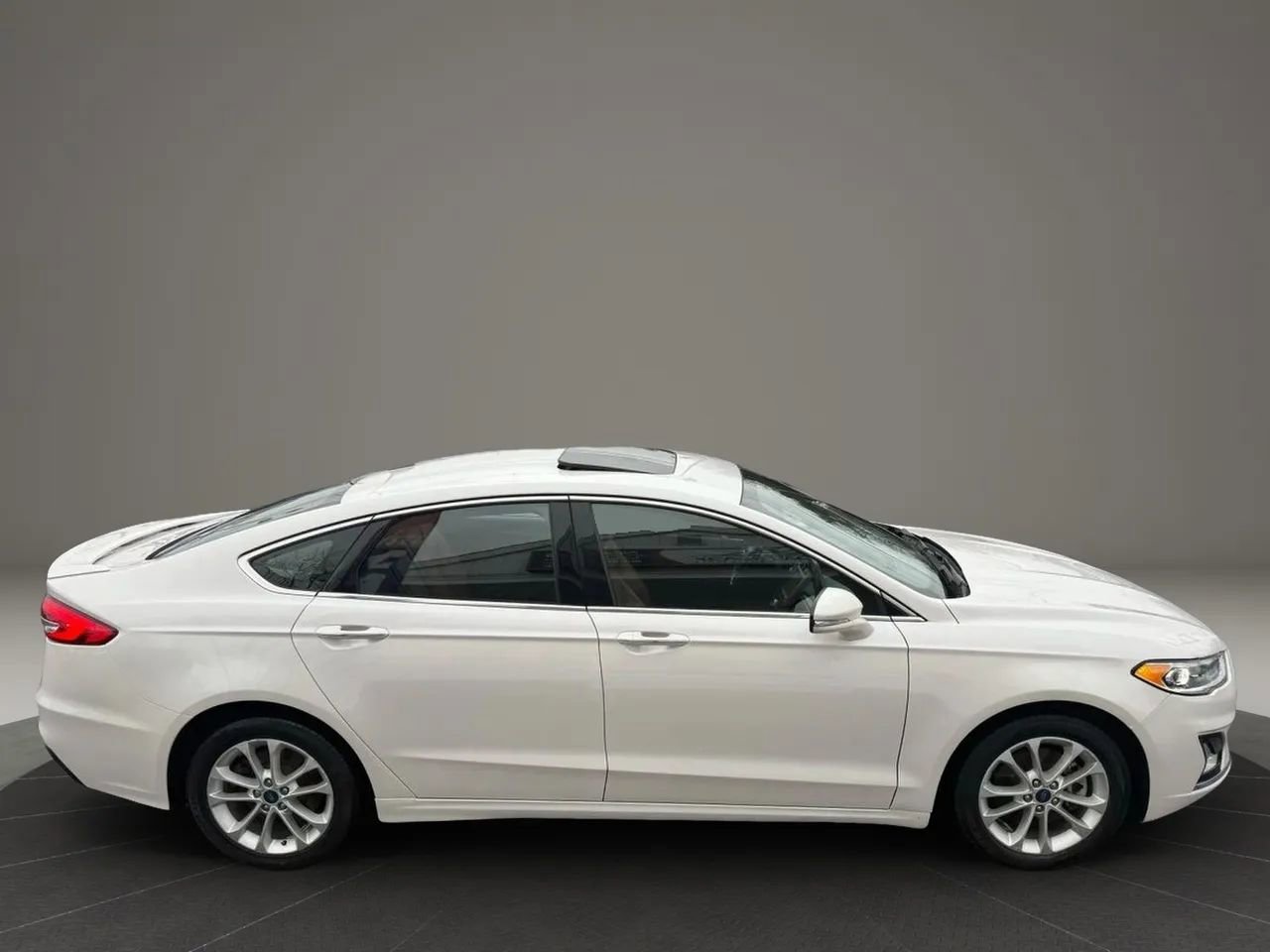 Used 2019 Ford Fusion Energi Titanium image 6