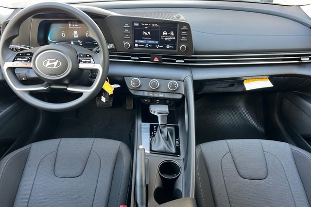 New 2026 Hyundai Elantra SE image 13