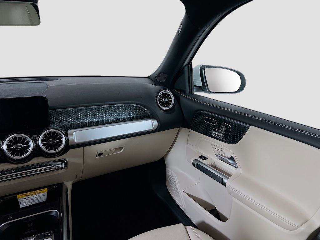 Certified 2025 Mercedes-Benz GLB 250 4MATIC image 23