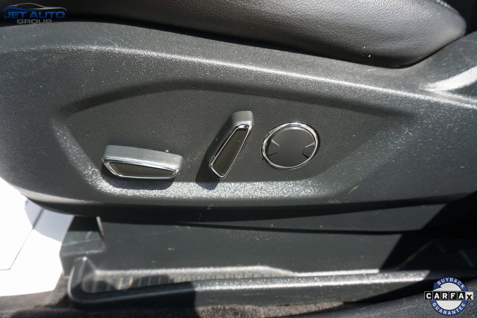 Used 2018 Ford Edge Titanium image 28