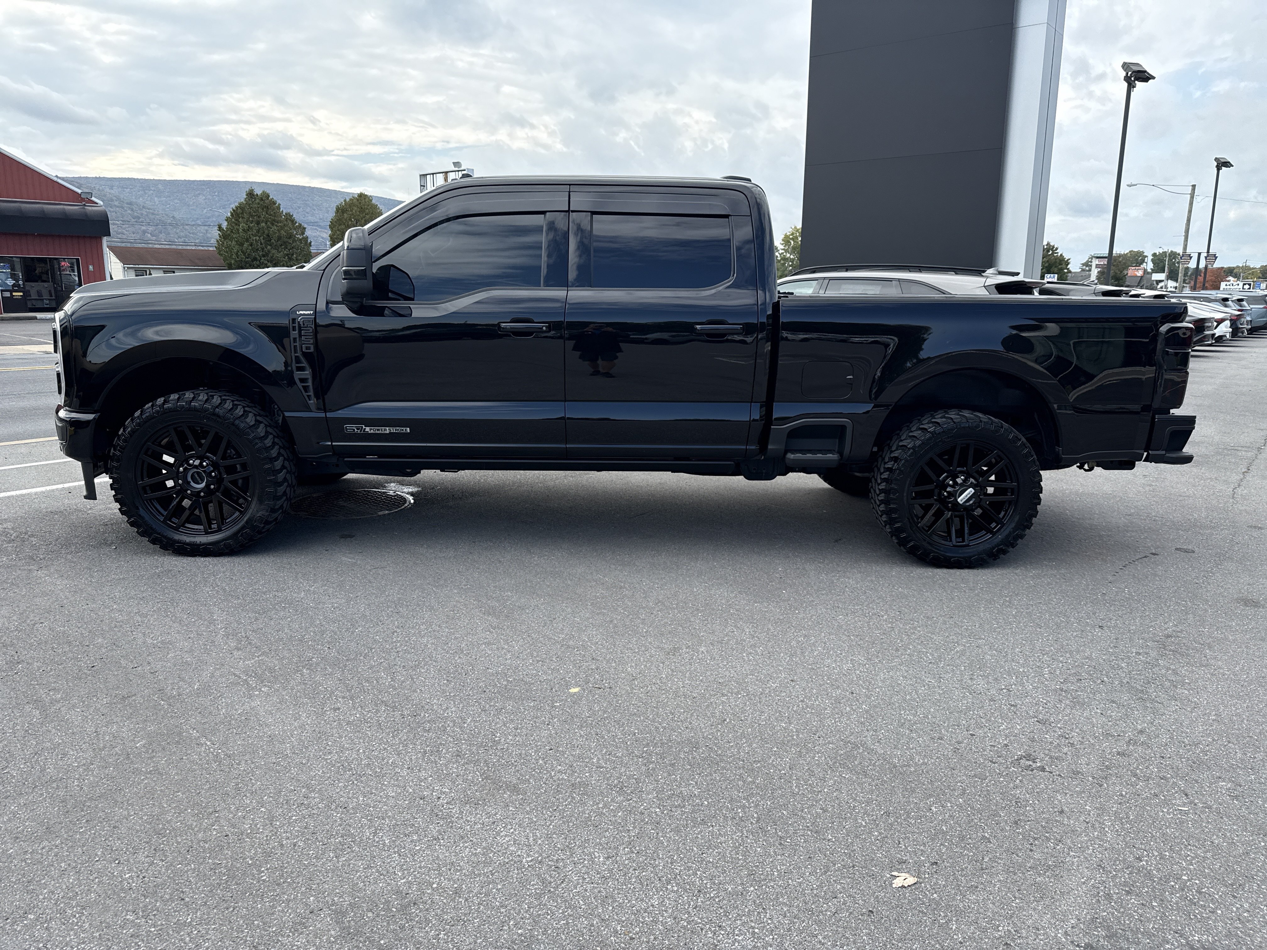 Used 2025 Ford F250 Lariat w/ Lariat Ultimate Package AWD/4WD image 7