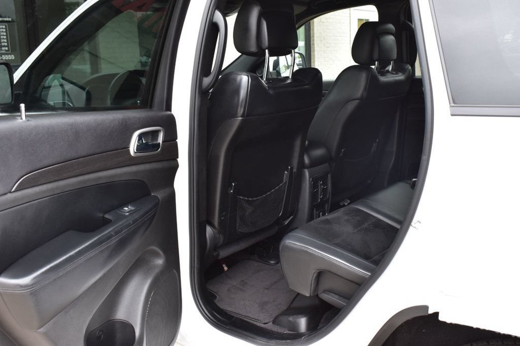 Used 2018 Jeep Grand Cherokee Altitude AWD/4WD image 23