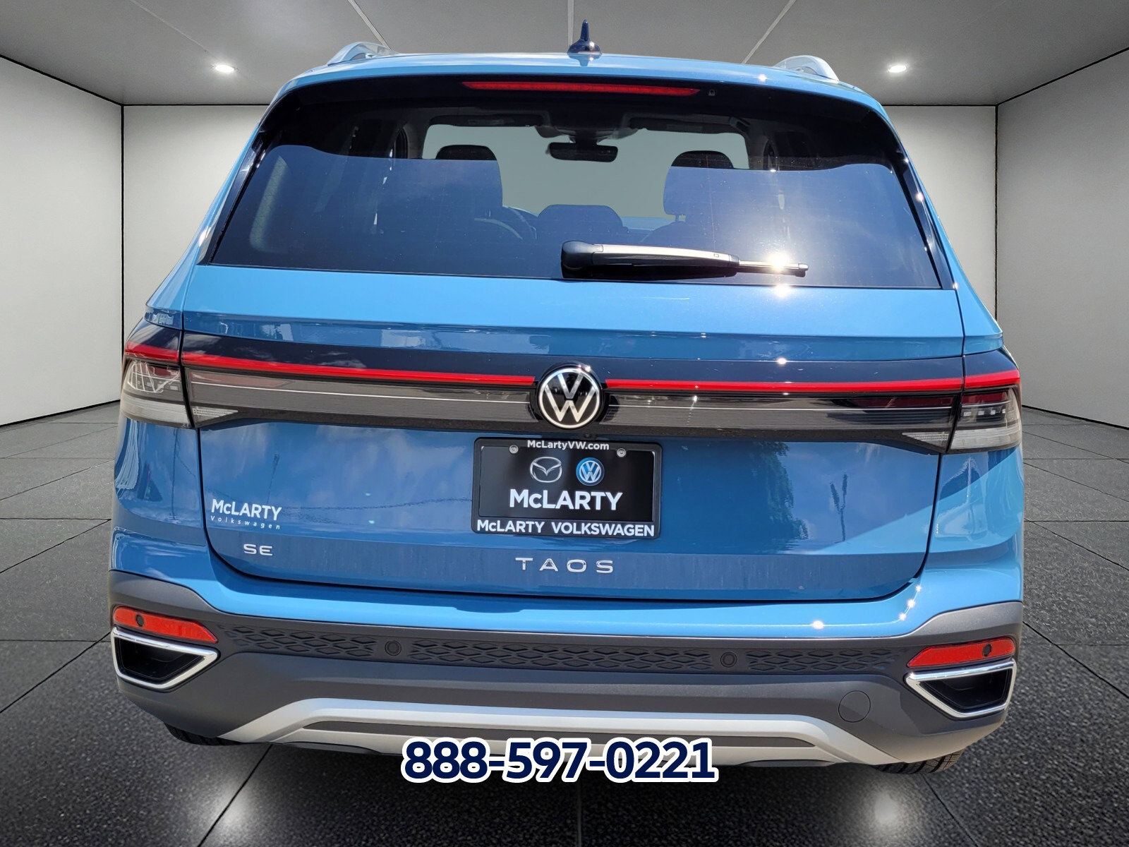 New 2025 Volkswagen Taos SE image 4