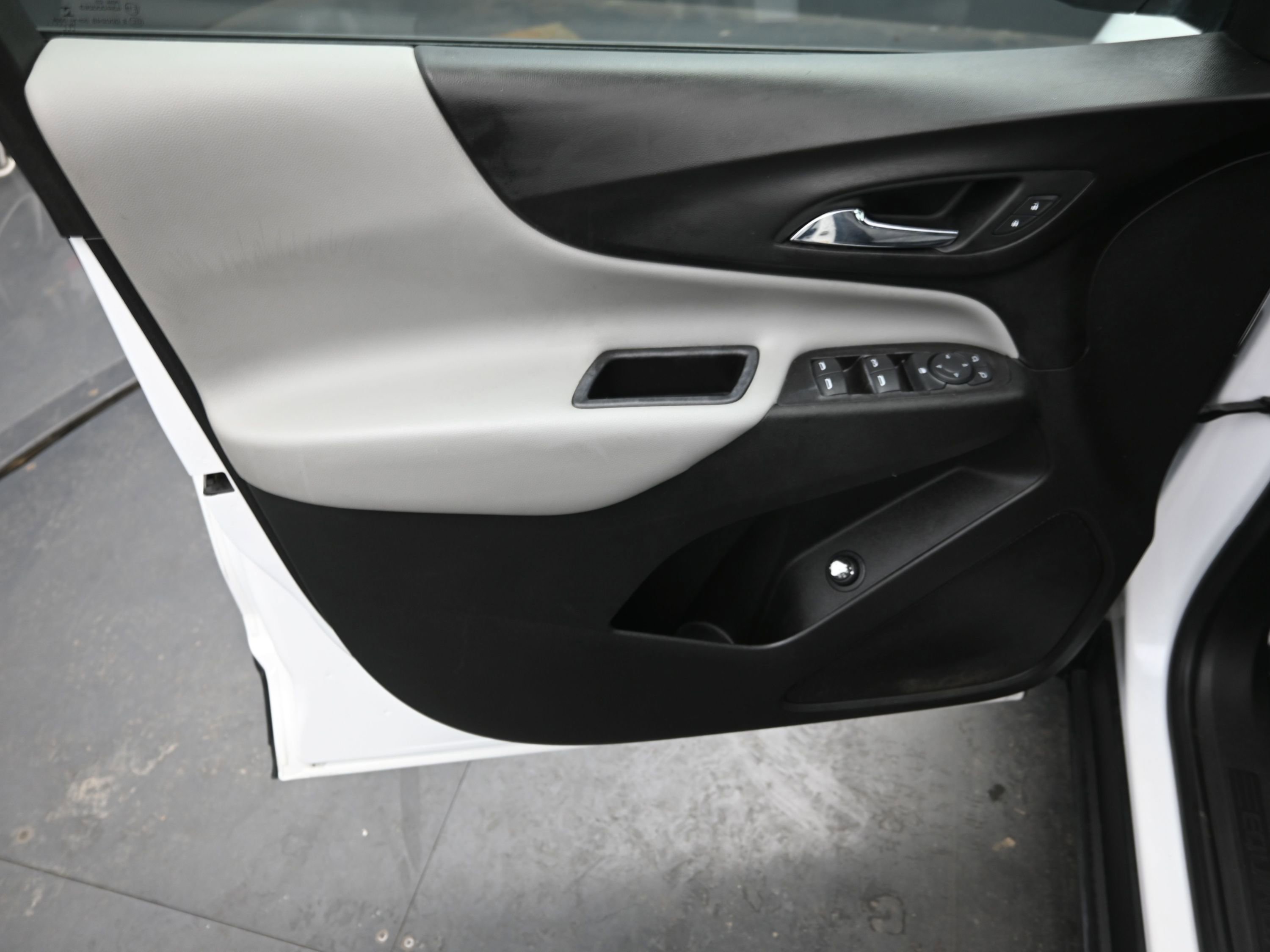 Used 2019 Chevrolet Equinox LT image 14