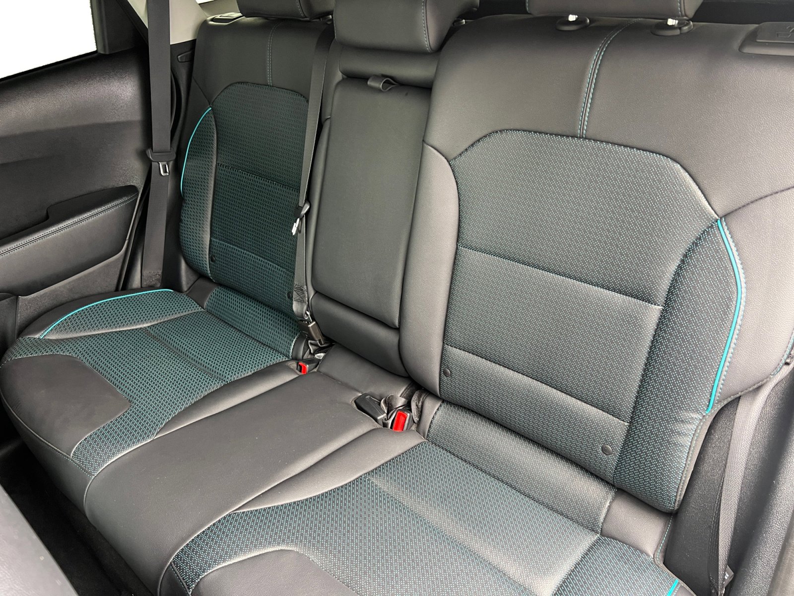 Used 2022 Kia Niro EX Premium image 13