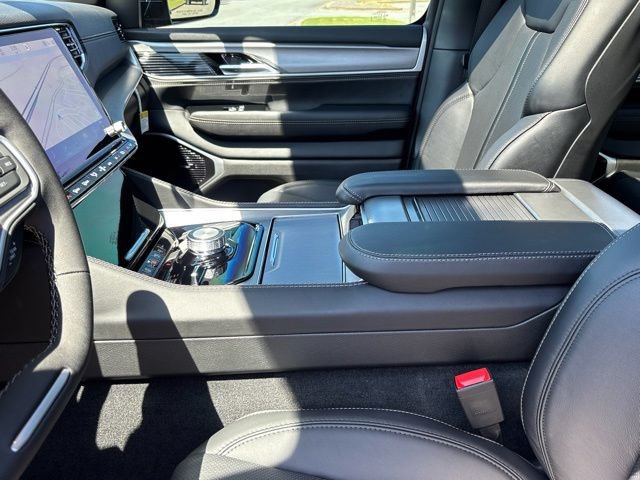 New 2026 Jeep Grand Wagoneer Limited w/ Premium Group II AWD/4WD image 23