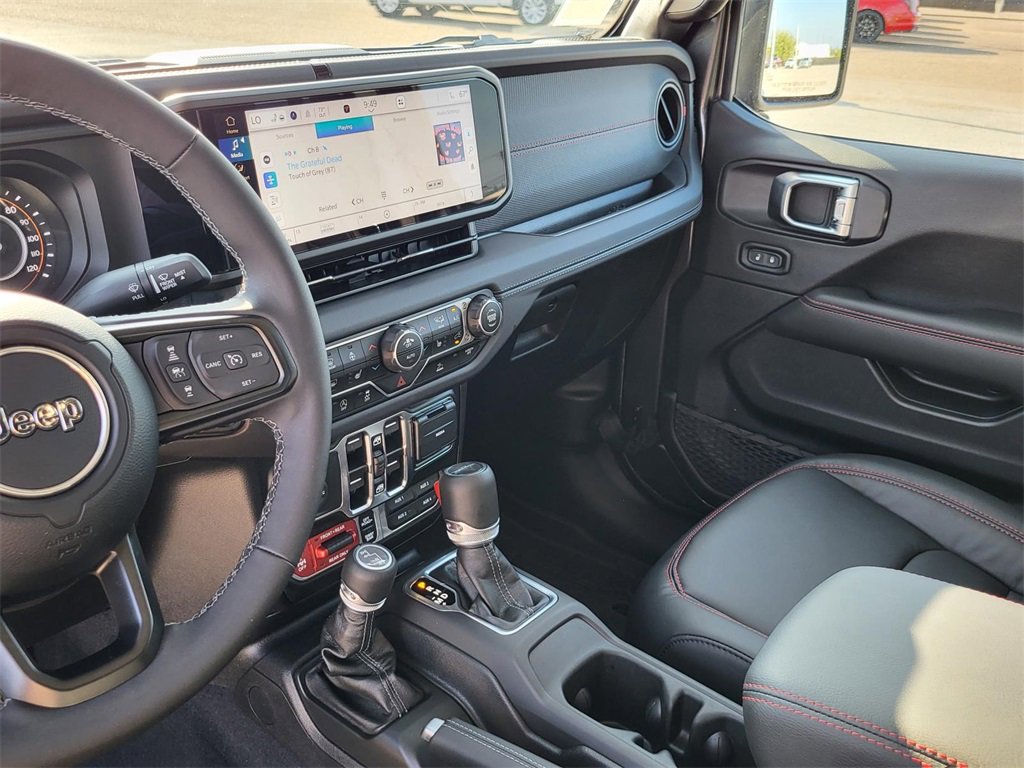 Used 2025 Jeep Gladiator Rubicon w/ Convenience Group image 24