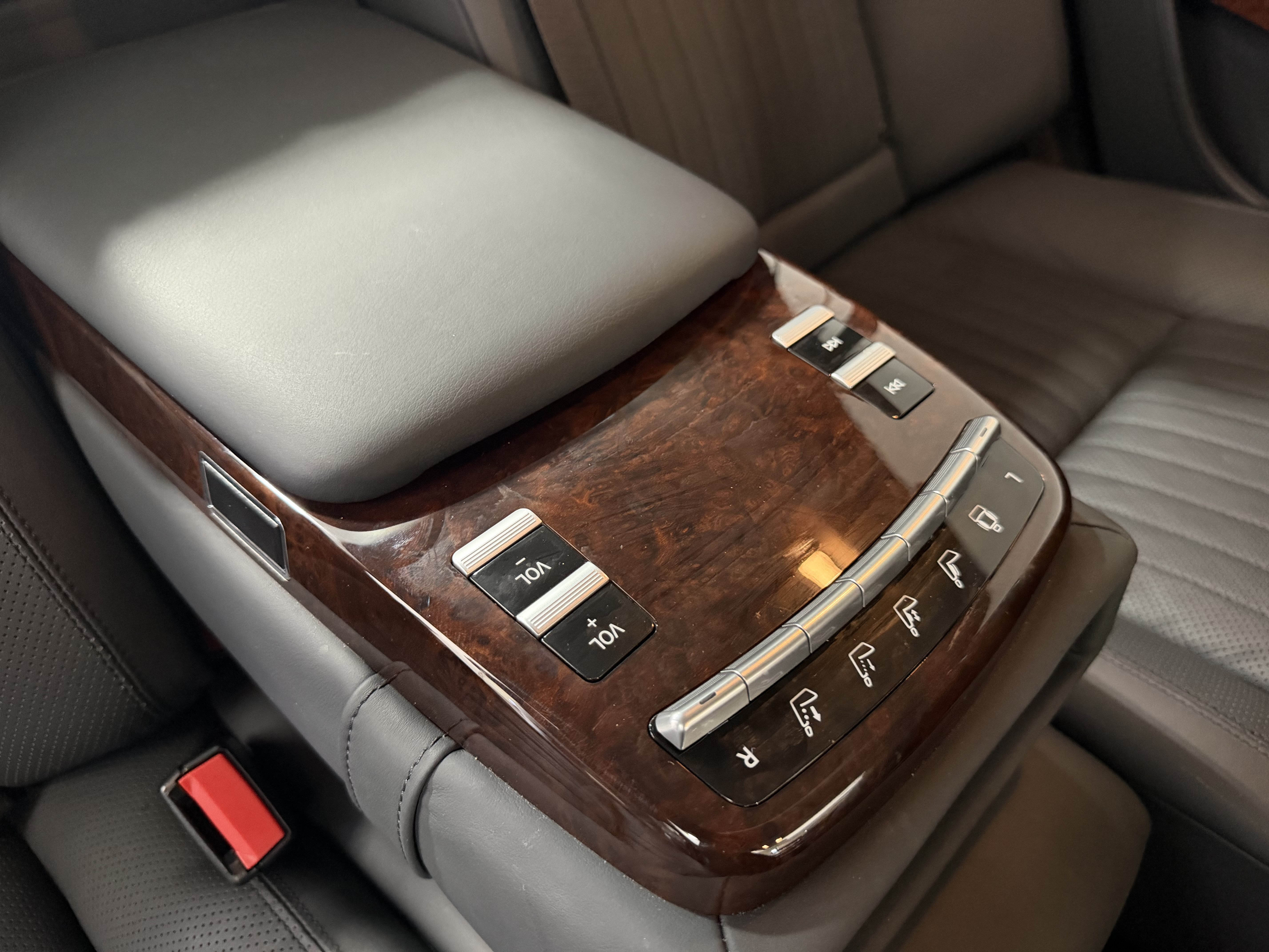 Used 2009 Mercedes-Benz S 600 image 36