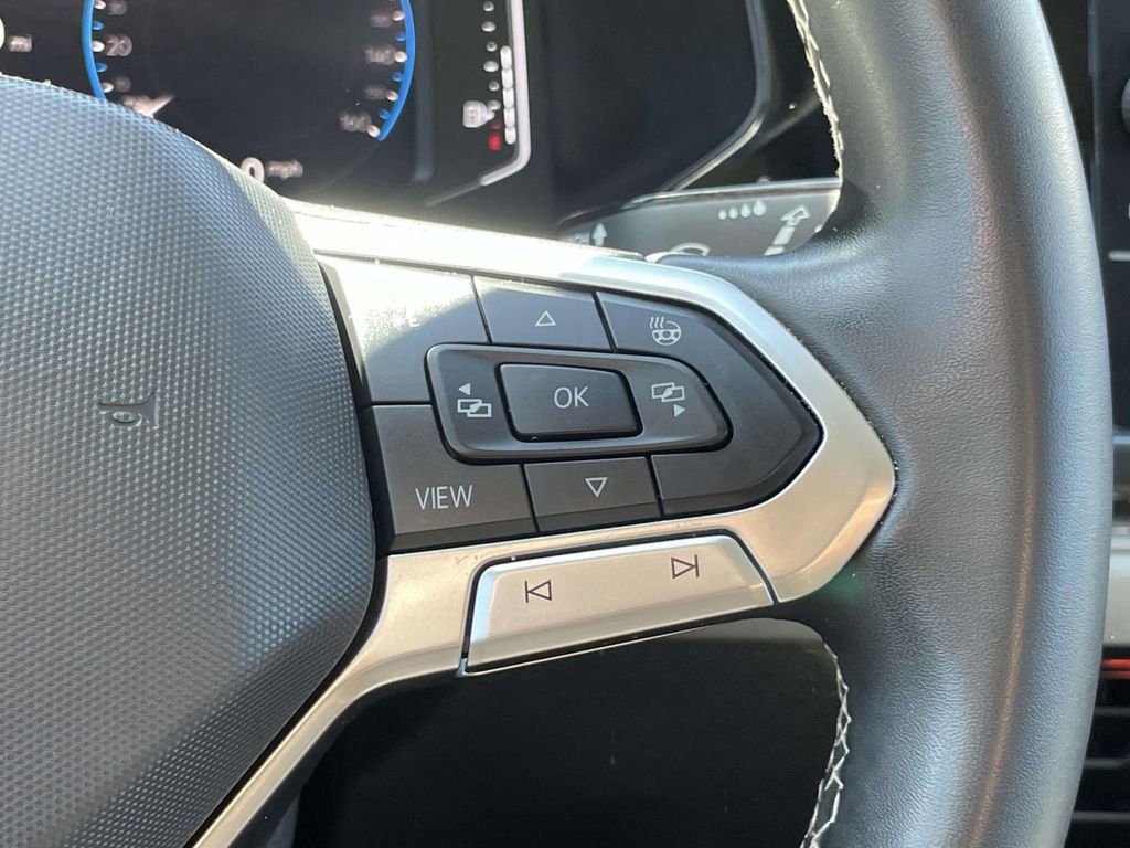 Used 2022 Volkswagen Taos SEL image 23