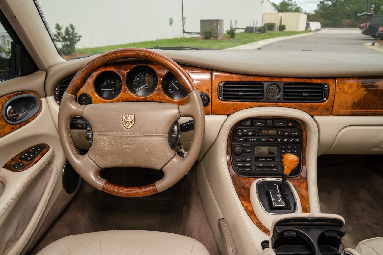Used 1998 Jaguar XJ8 L RWD image 14