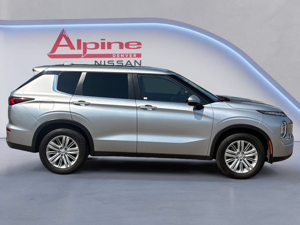 Used 2024 Mitsubishi Outlander ES FWD image 6
