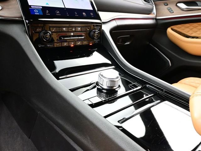 Used 2023 Jeep Grand Cherokee Summit image 11