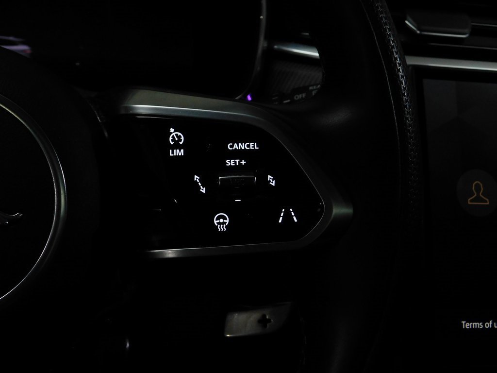 Used 2024 Jaguar F-PACE SVR image 42