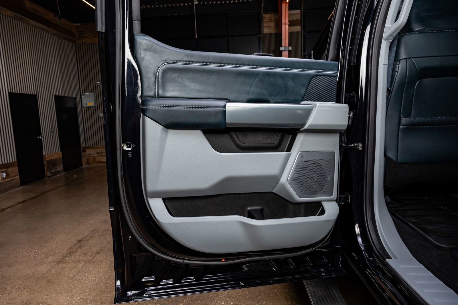 Used 2024 Ford F250 Limited w/ FX4 Off-Road Package image 38