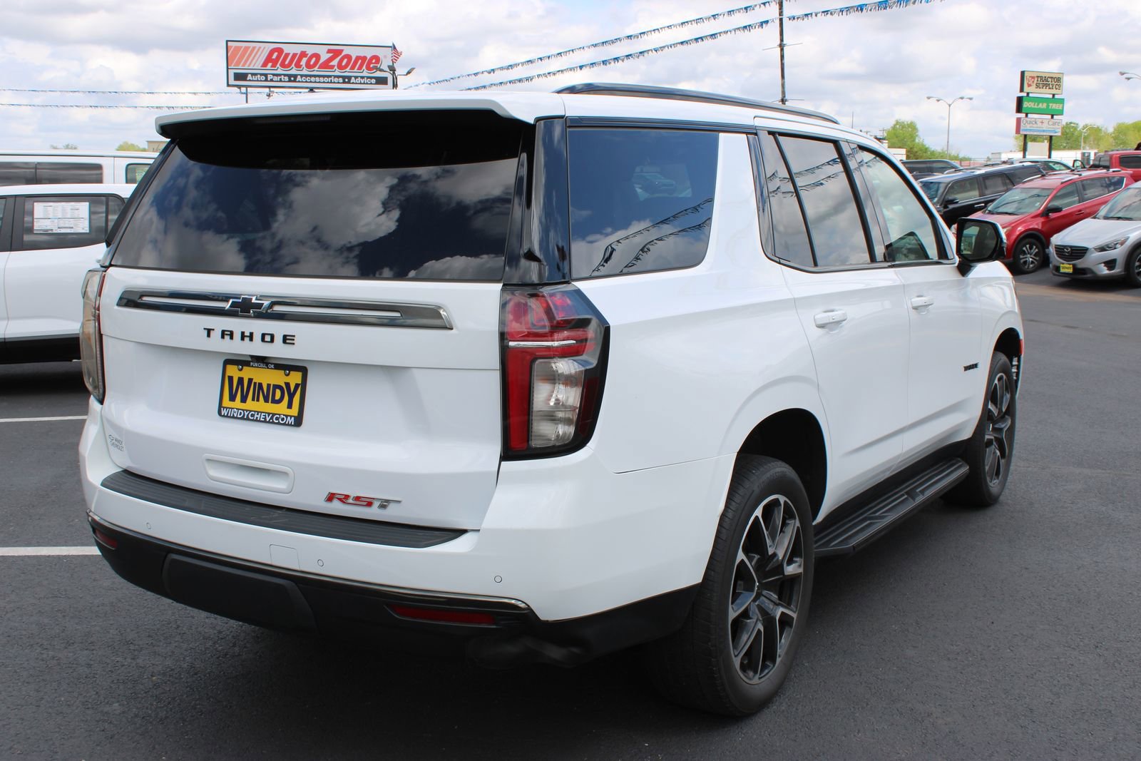 Used 2022 Chevrolet Tahoe RST w/ Luxury Package AWD/4WD image 9