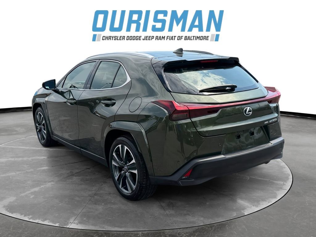 Used 2025 Lexus UX 300h AWD w/ Accessory Package (Z2) image 4