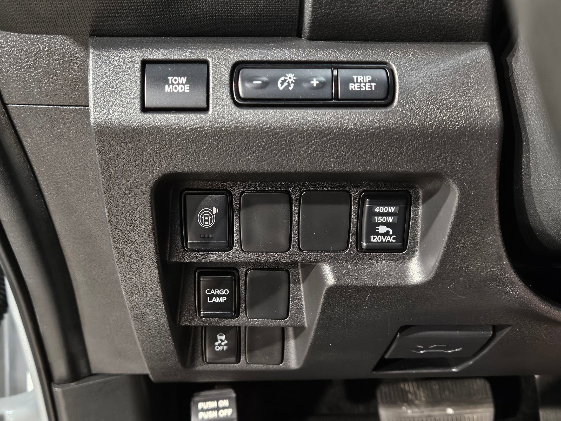 Used 2024 Nissan Frontier SV w/ Technology Package image 26