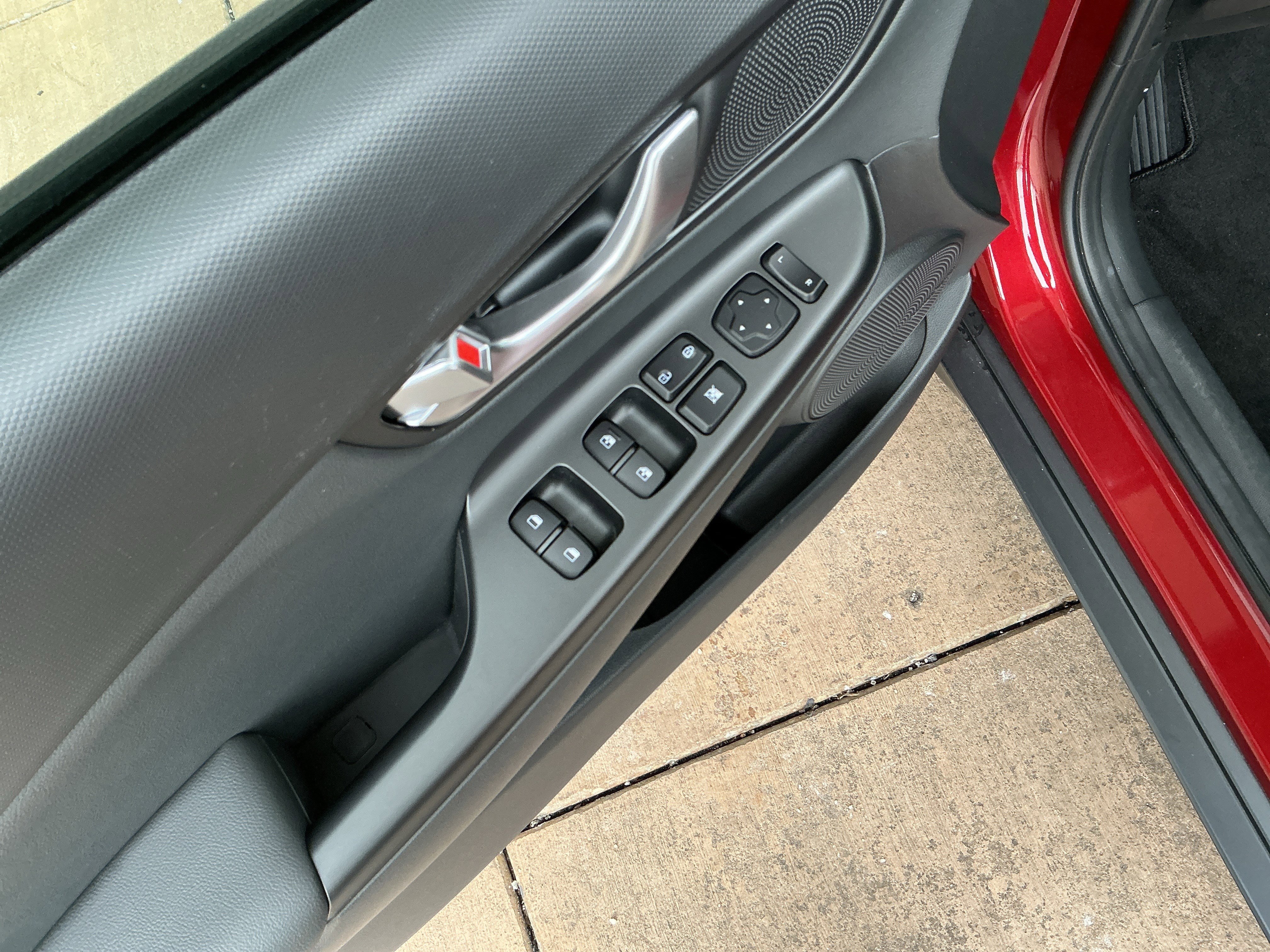 Used 2023 Hyundai Kona Limited image 15